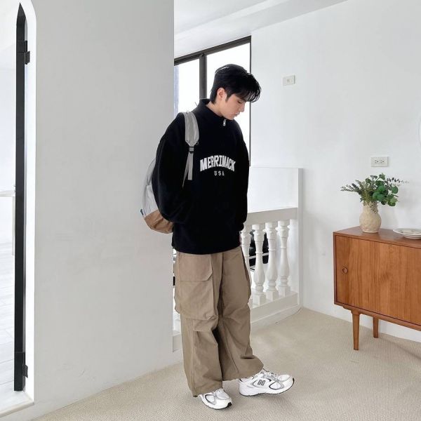 MERRIMACK半高領拉鏈刺繡刷毛大學Tee 