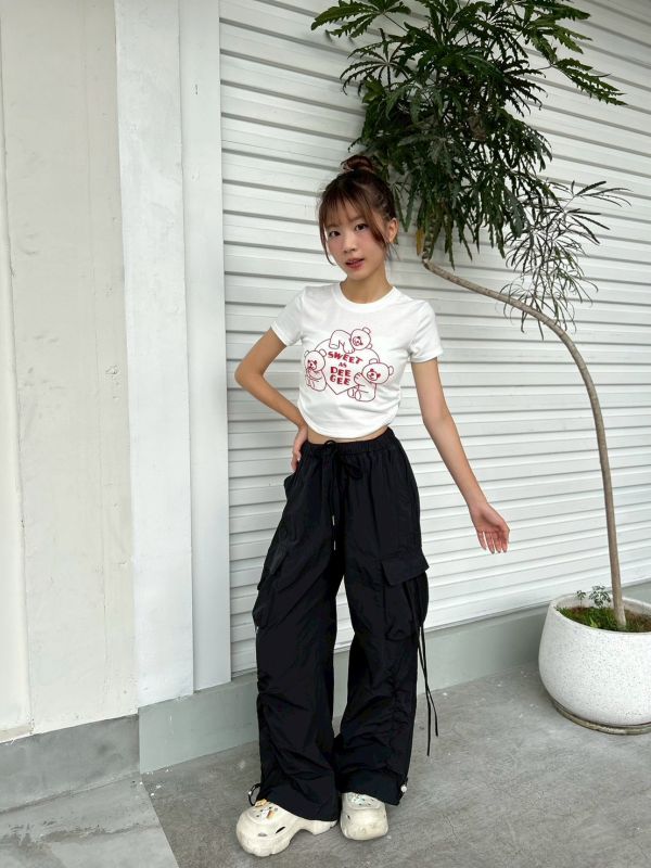 【現貨】側抓皺圓領彈性小熊短版上衣 