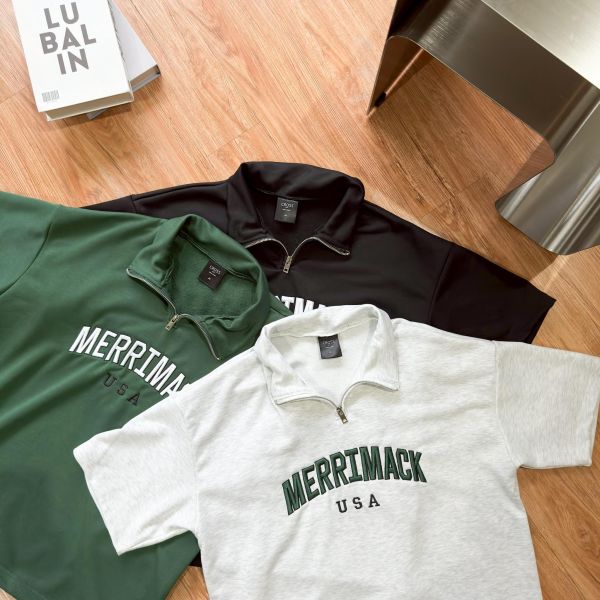 【現貨+預購】MERRIMACK半高領拉鍊刺繡POLO衫 