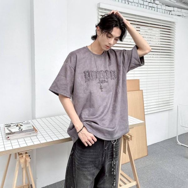 【現貨】哥德字車線刺繡短Tee 