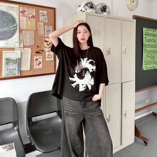 【現貨】VOICE旋轉殘影印花短Tee 