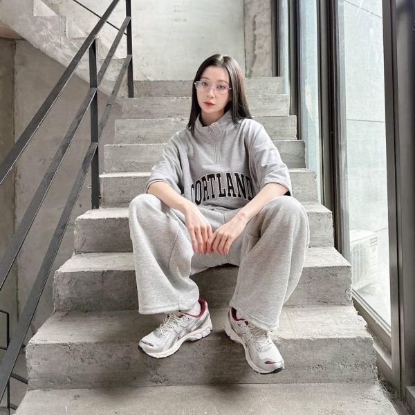 CORTLAND立領刺繡休閒衛衣 