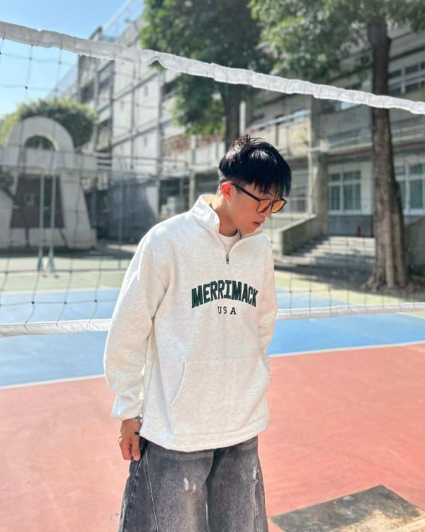 【現貨】MERRIMACK半高領拉鏈刺繡刷毛大學Tee 