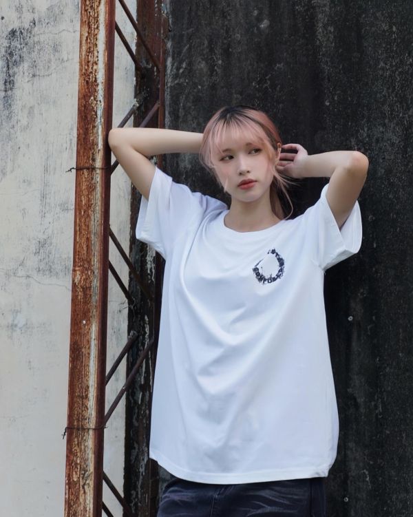 現貨【狠殺街頭】煙霧字母短Tee 