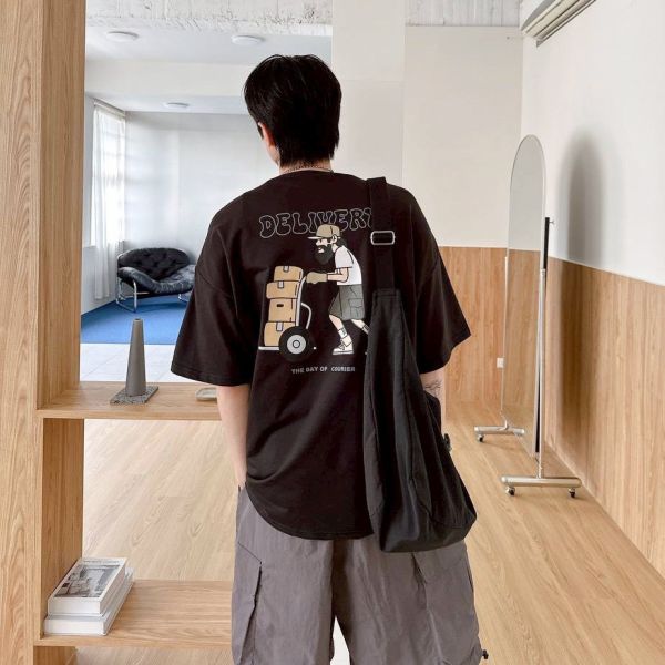 【現貨】DELIVERY大叔推貨Tee 