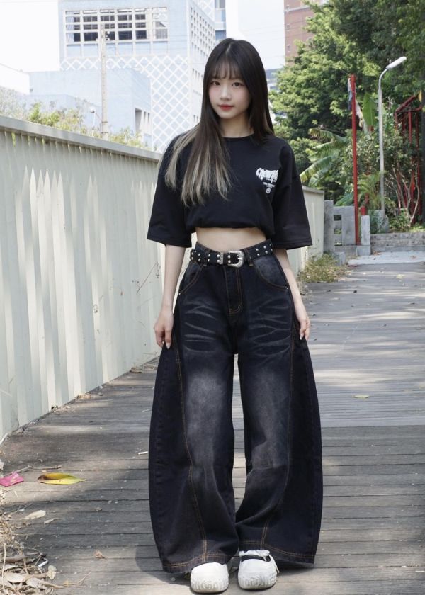 現貨+預購【吸睛比例】斑駁抓痕水洗彎刀褲 