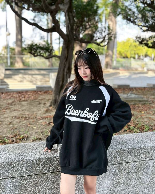 【現貨+預購】Baenbolu美式拼接印花刷毛大學Tee 