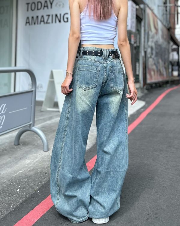 【現貨+預購】車線刷色牛仔彎刀褲 