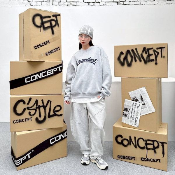 Descendat草寫貼布繡刷毛大學Tee 