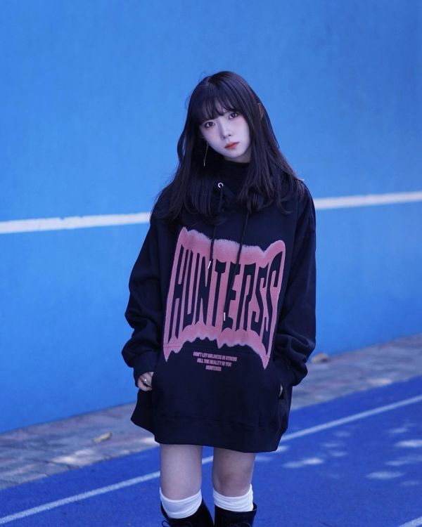 現貨【牛奶暖絨】幻影字母牛奶絨帽Tee 