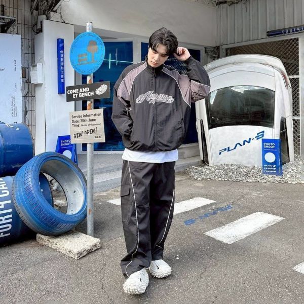 Awesome小立領刺繡織條風衣外套 