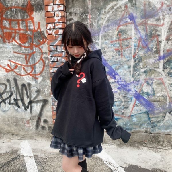 【現貨】骰子問號發泡短寬帽Tee 