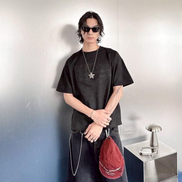 哥德字剛印麂皮短Tee 