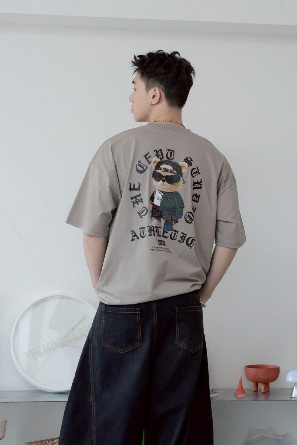 【SORONA®】哥德字反光熊涼感短Tee 