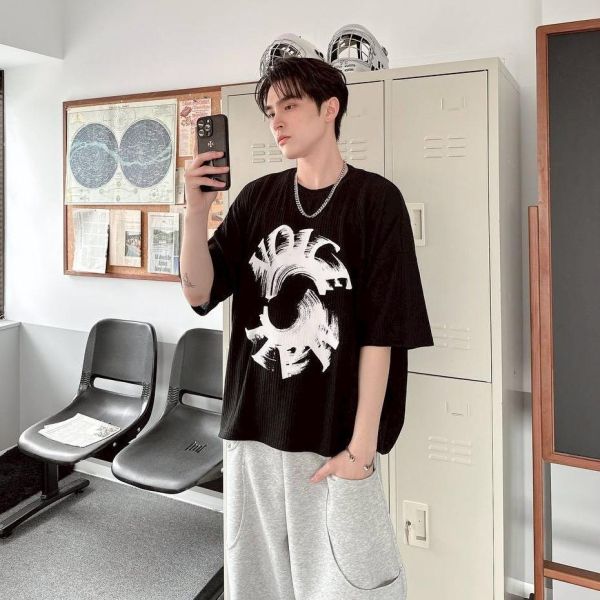 【現貨】VOICE旋轉殘影印花短Tee 