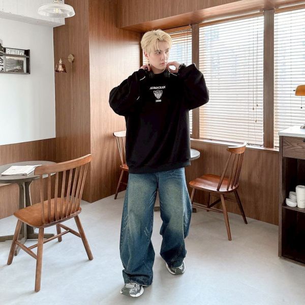 AUROCEAN刺繡滾線大學Tee 