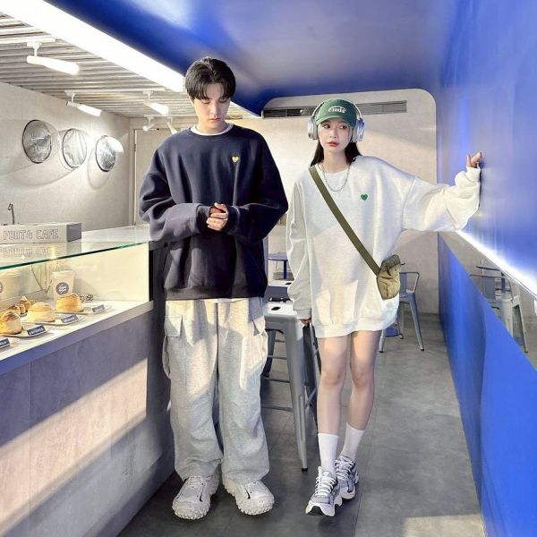 【預購】愛心笑臉刺繡刷毛大學Tee 