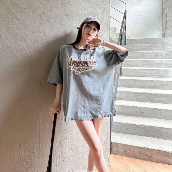 【現貨】草寫抽鬚貼布繡美式短Tee 