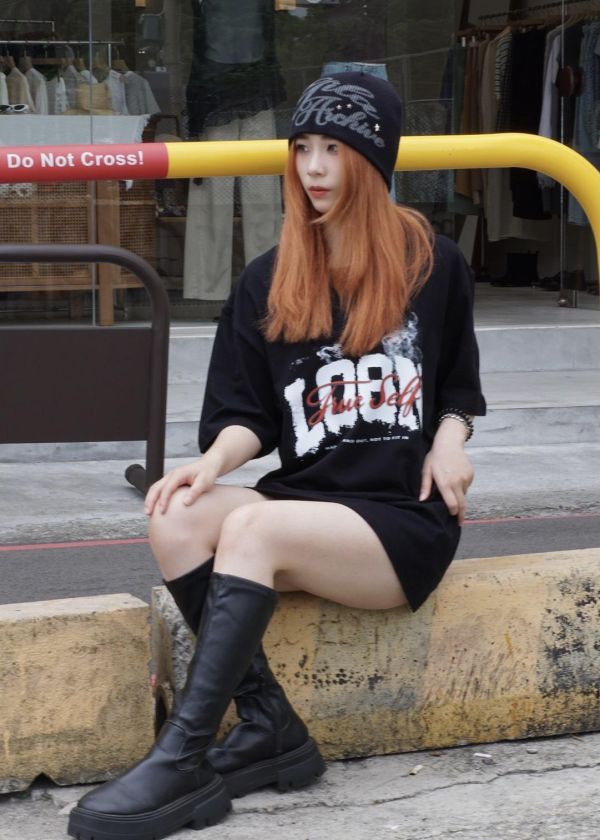 【現貨】LOBN迷霧環繞短Tee 