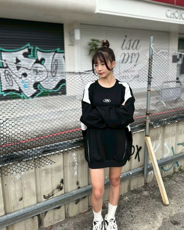 【預購】YX銀膠拼接大學Tee 