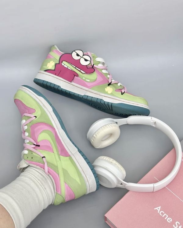 【訂製款】Nike Dunk Low蠟筆小新之鱷魚餅乾-女款 