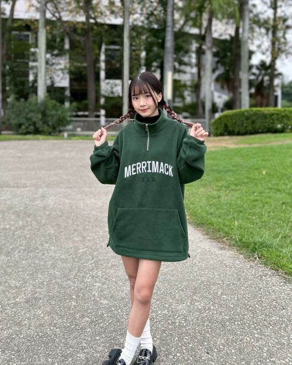 【現貨】MERRIMACK半高領拉鏈刺繡刷毛大學Tee 