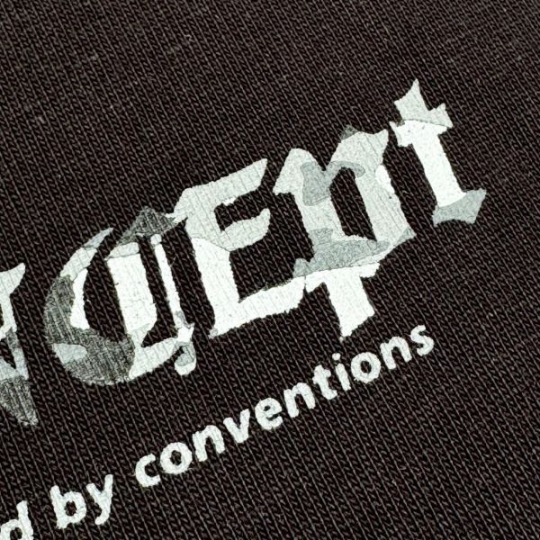 【現貨】CONCEPT迷彩哥德字印花短Tee 