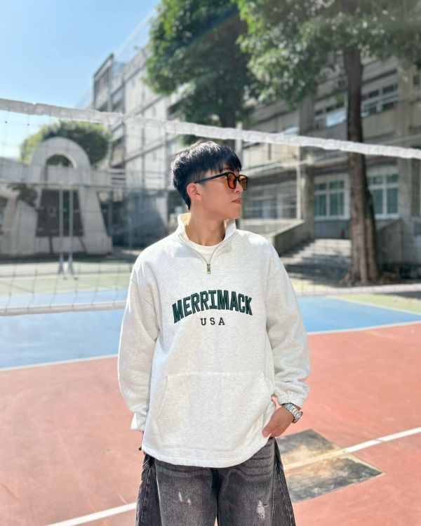 【現貨】MERRIMACK半高領拉鏈刺繡刷毛大學Tee 