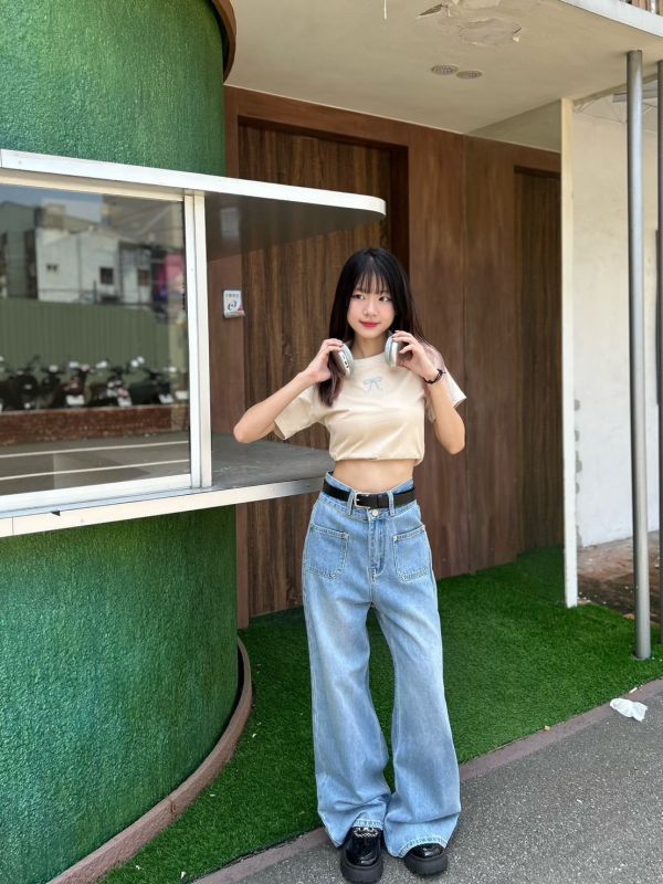 【現貨】雙釦口袋微喇叭落地寬褲 