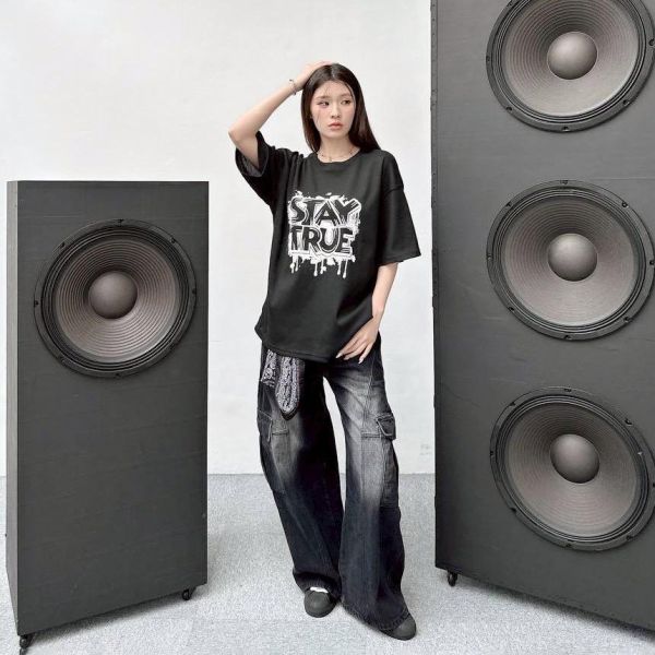 【現貨】STAY TRUE噴漆印花短Tee 