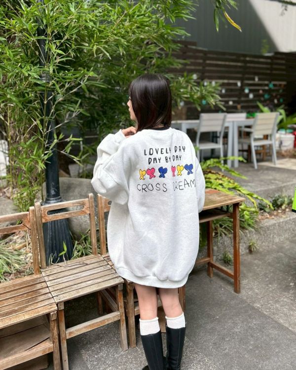 【現貨】CROSS DREAMS愛心排列刷毛大學Tee 