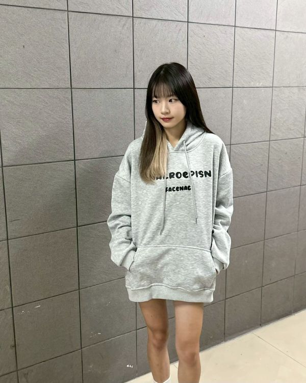 【現貨】重磅英字UNALROEPISN牛奶絨帽Tee 