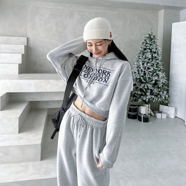 刺繡字母短版刷毛帽Tee 