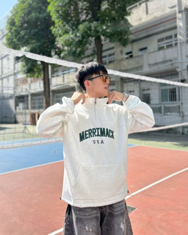 【現貨】MERRIMACK半高領拉鏈刺繡刷毛大學Tee 