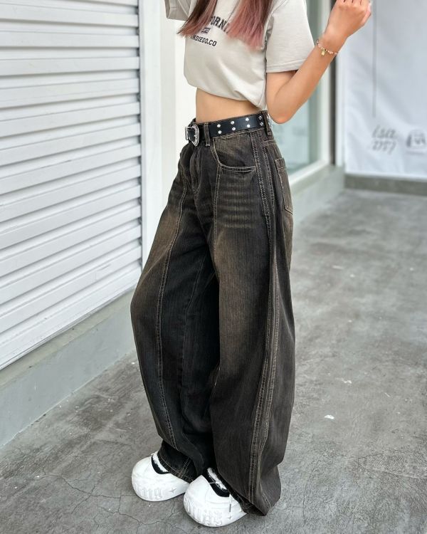 【現貨+預購】車線刷色牛仔彎刀褲 