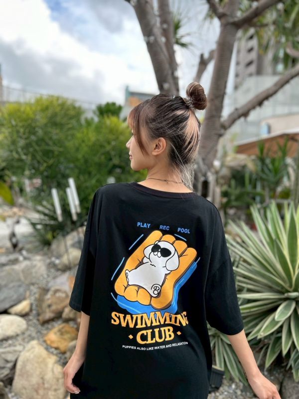 【現貨】SWIMMING CLUB充氣墊日曬狗狗Tee 