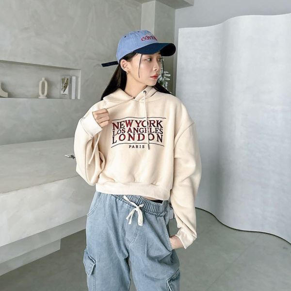 刺繡字母短版刷毛帽Tee 