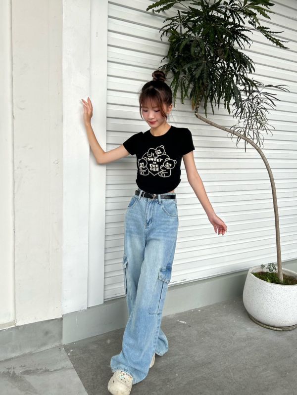 【現貨】側抓皺圓領彈性小熊短版上衣 