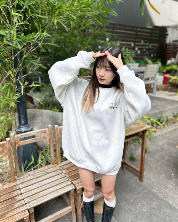 【現貨】CROSS DREAMS愛心排列刷毛大學Tee 