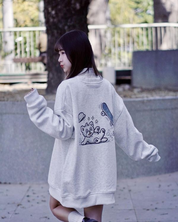 現貨【牛奶暖絨】跌倒狗狗牛奶絨大學Tee 