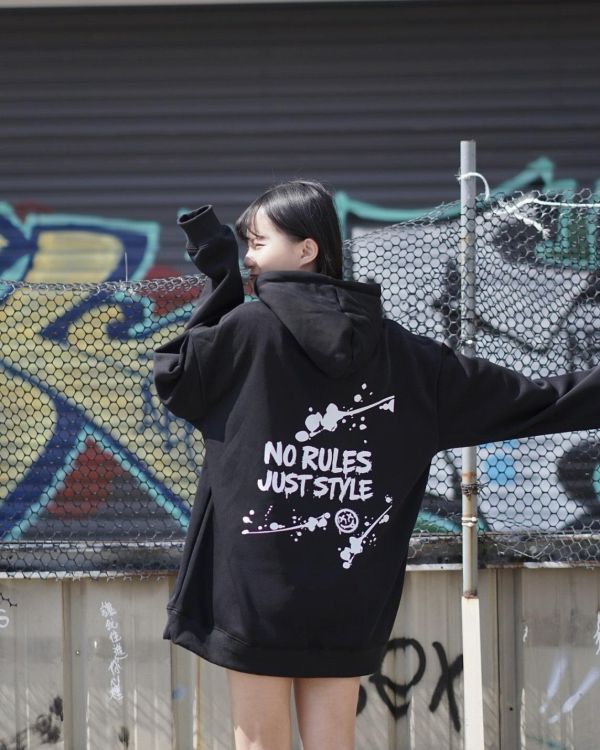 現貨【牛奶暖絨】潑墨塗鴉牛奶絨帽Tee 