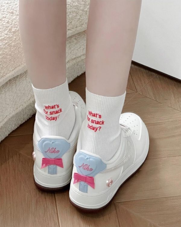 【限量 | 情人節限定】NIKE AIR FORCE 1 'Valentine's Day'白粉 愛心鎖 蝴蝶結 