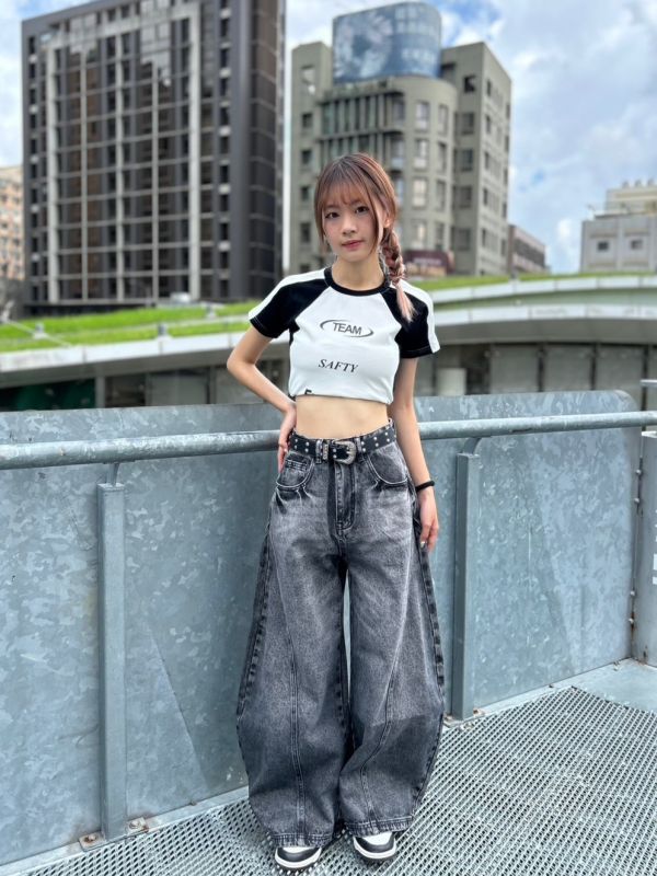【現貨】水洗刷色牛仔彎刀褲 