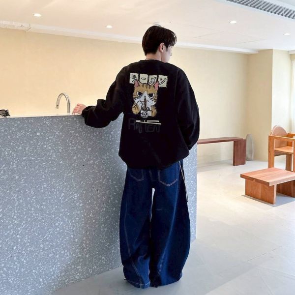 日文虎斑貓吃麵刷毛大學Tee 