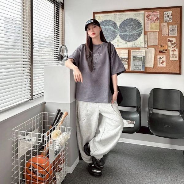 【現貨】荊棘五角星刺繡麂皮短Tee 