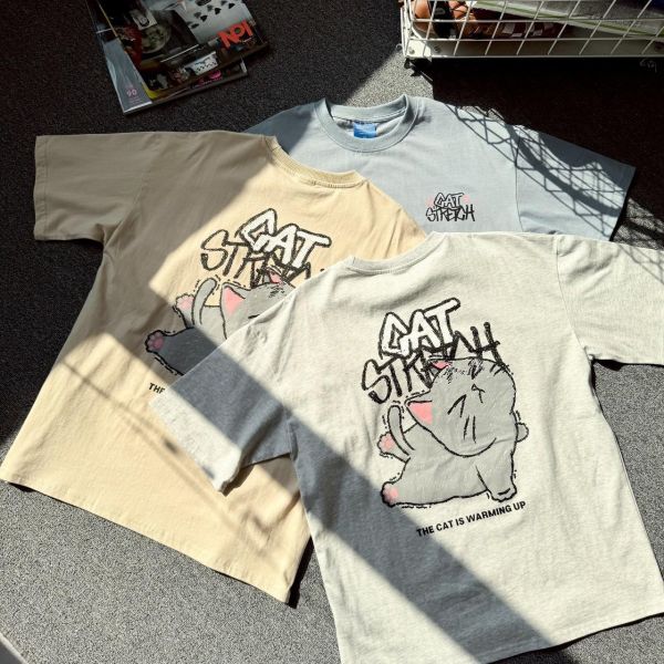 【現貨】貓咪伸展塗鴉感印花短Tee 