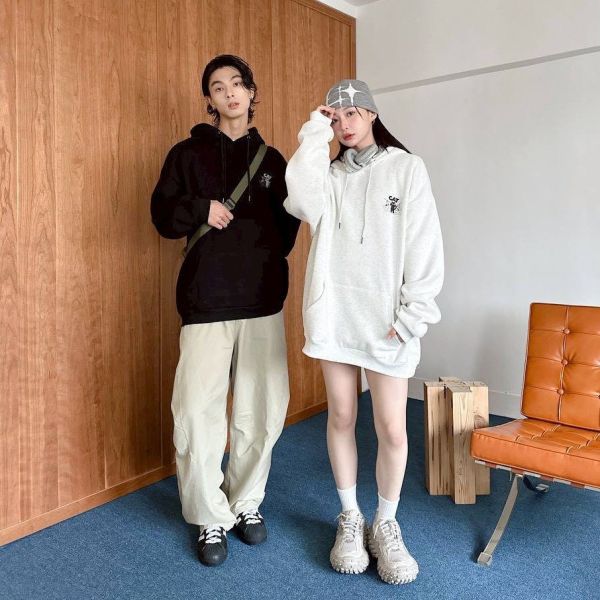 CAT WASH貓咪簍空字刷毛帽Tee 