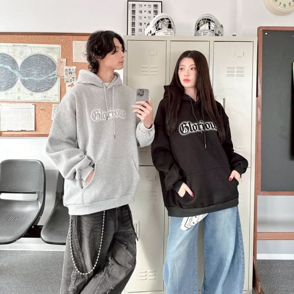 哥德字噴漆印花刷毛帽Tee 