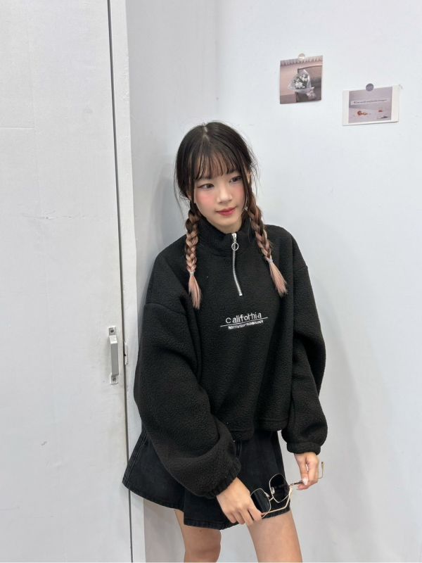 【現貨】QQ羊羔毛半拉鍊短版上衣 