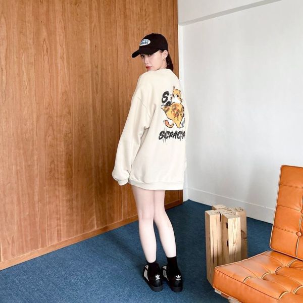 SCRACH插畫感貓咪刷毛大學Tee 